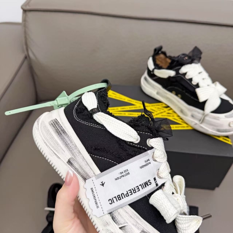 Smilerepublic Canvas Shoes